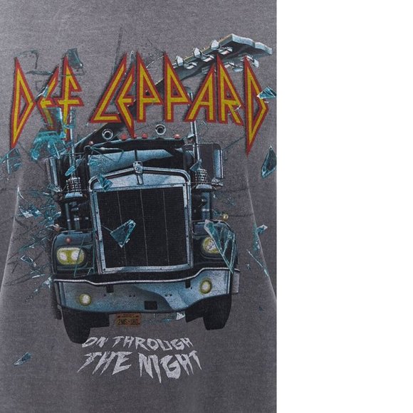 Def Leppard On Through The Night Boyfriend Official T-Shirt S/M fits M NWT - Picture 2 of 4